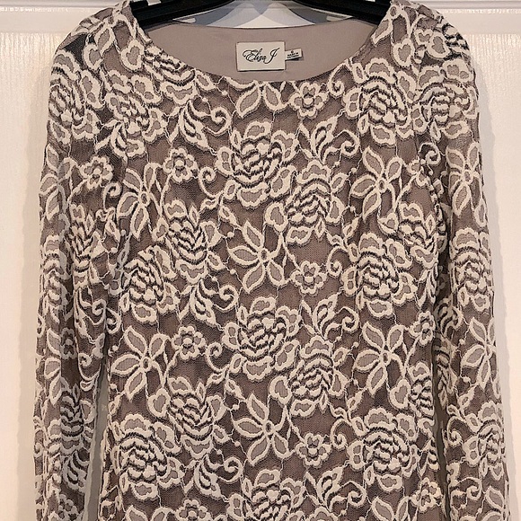 Dress - Picture 2 of 8